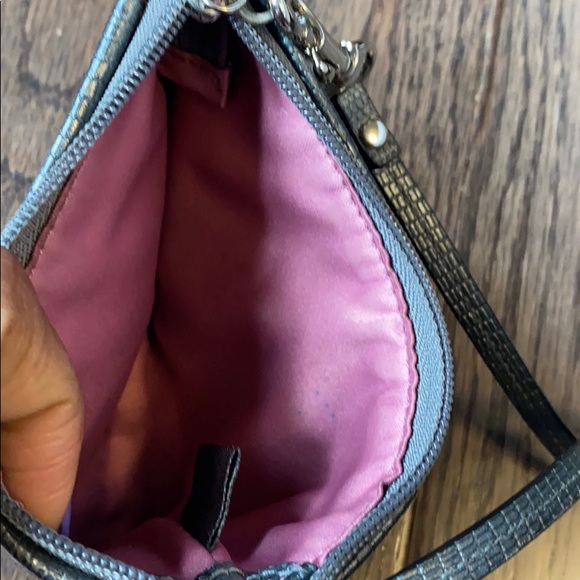 Authentic grey coach wristlet - Picture 4 of 6